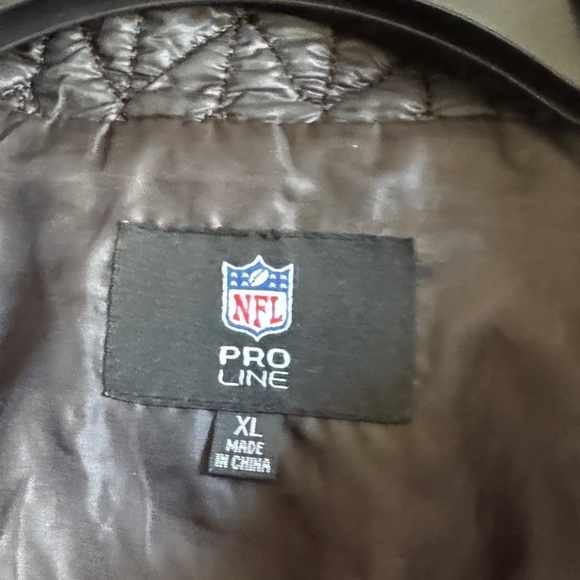 Women's Black Quilted Steelers Jacket - Picture 2 of 7